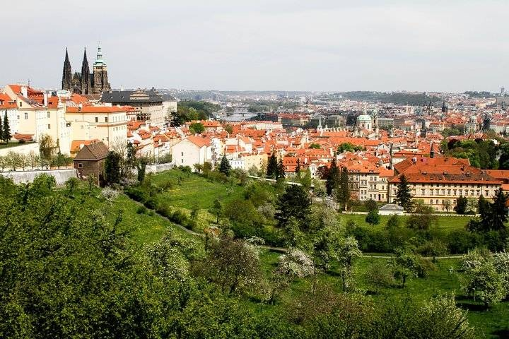 Velká prohlídka města autobusem a pěšky
